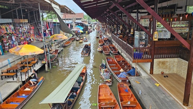 กรมการท่องเที่ยว ผลักดันตลาดน้ำดำเนินสะดวก จ.ราชบุรี เป็นพื้นที่ปลอดภัยสําหรับนักท่องเที่ยว (Safety Zone) : ท่องเที่ยวสุขใจ พร้อมปลอดภัย วิถีไทย วิถีชุมชน